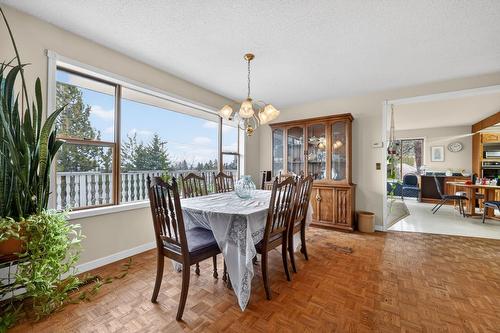 1050 Bartholomew Court, Kelowna, BC - Indoor Photo Showing Dining Room