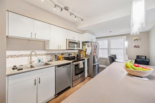 600 Braid Street, Penticton, BC - Indoor Photo Showing Kitchen With Double Sink
