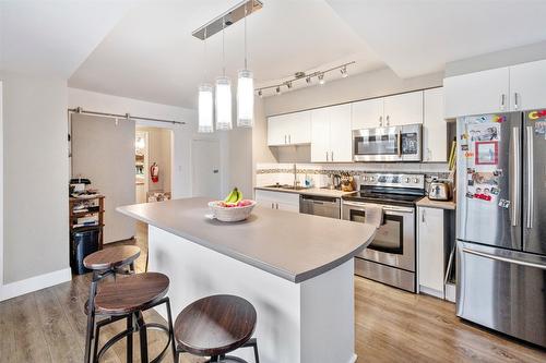600 Braid Street, Penticton, BC - Indoor Photo Showing Kitchen