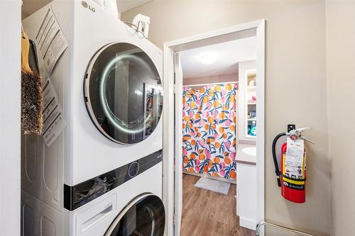 600 Braid Street, Penticton, BC - Indoor Photo Showing Laundry Room