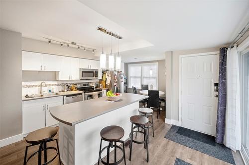 600 Braid Street, Penticton, BC - Indoor Photo Showing Kitchen