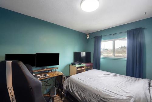 9391 Glenmore Road, Lake Country, BC - Indoor Photo Showing Bedroom