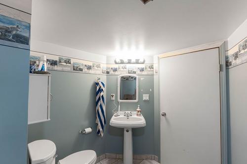 9391 Glenmore Road, Lake Country, BC - Indoor Photo Showing Bathroom