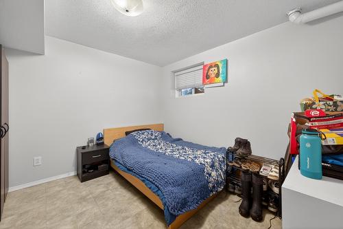 2331 Briarwood Avenue, Kamloops, BC - Indoor Photo Showing Bedroom