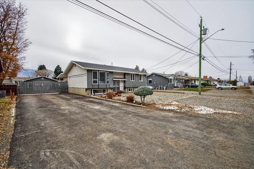 2331 Briarwood Avenue, Kamloops, BC - Outdoor