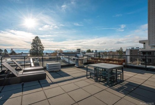 305-1121 Fort St, Victoria, BC - Outdoor With Deck Patio Veranda With View
