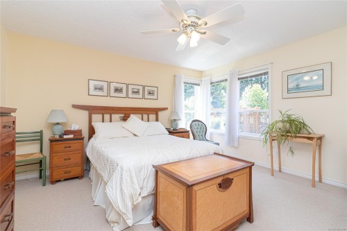 6377 Rodolph Rd, Central Saanich, BC 