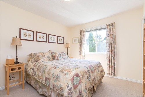 6377 Rodolph Rd, Central Saanich, BC 