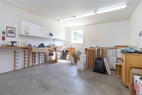 6377 Rodolph Rd, Central Saanich, BC 