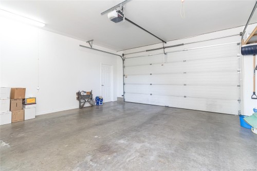 6377 Rodolph Rd, Central Saanich, BC 