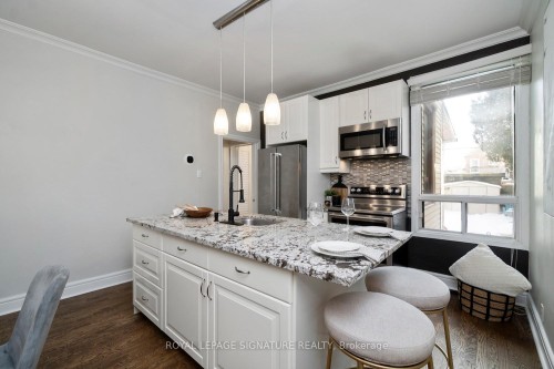 215 Yarmouth Road, Toronto, ON - Indoor Photo Showing Kitchen With Upgraded Kitchen