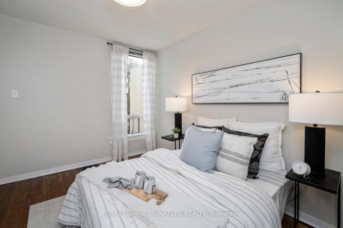 215 Yarmouth Road, Toronto, ON - Indoor Photo Showing Bedroom