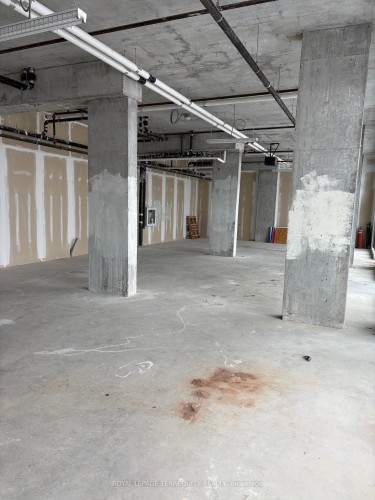 8-11611 Yonge Street, Richmond Hill, ON 