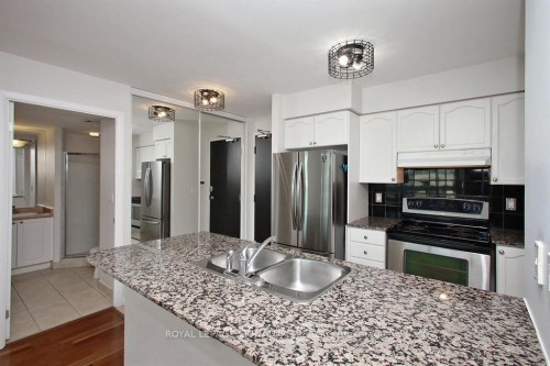 729-231 Fort York Boulevard, Toronto, ON - Indoor Photo Showing Kitchen With Double Sink