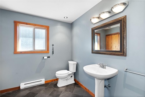 2405 Lindsey Rd, Nanaimo, BC 