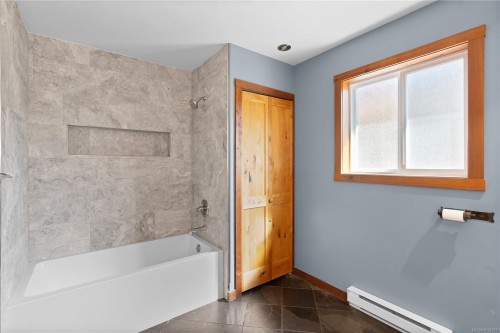 2405 Lindsey Rd, Nanaimo, BC 