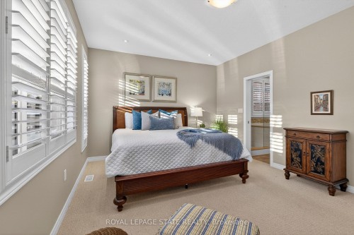 27 Black Walnut Crescent, Hamilton, ON 