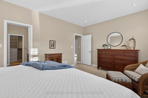 27 Black Walnut Crescent, Hamilton, ON 