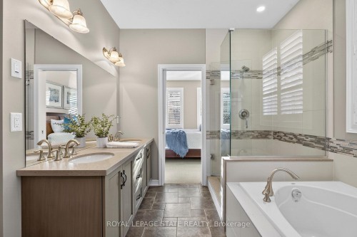 27 Black Walnut Crescent, Hamilton, ON 