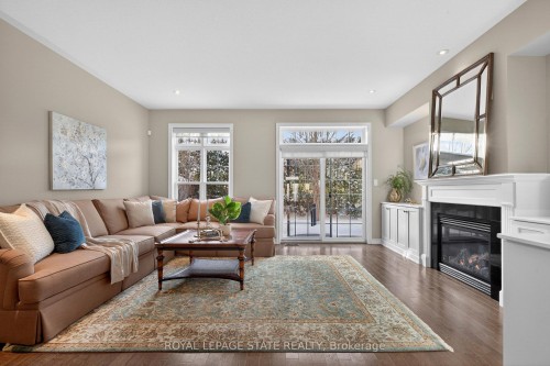 27 Black Walnut Crescent, Hamilton, ON 