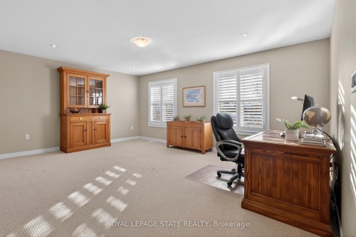 27 Black Walnut Crescent, Hamilton, ON 