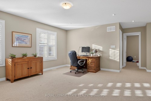 27 Black Walnut Crescent, Hamilton, ON 