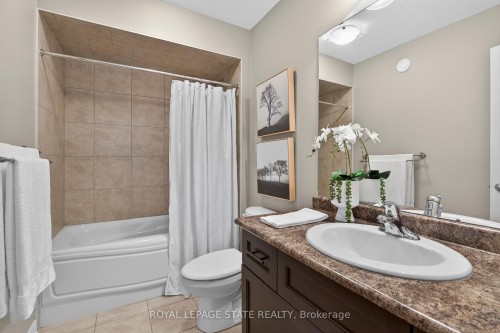 27 Black Walnut Crescent, Hamilton, ON 