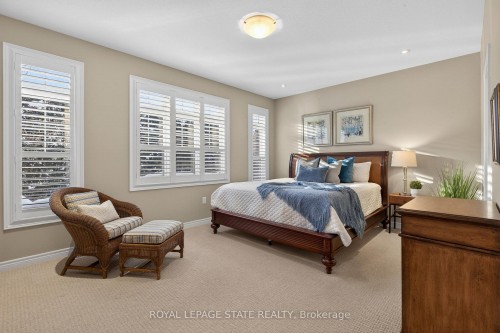 27 Black Walnut Crescent, Hamilton, ON 