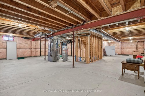 27 Black Walnut Crescent, Hamilton, ON 