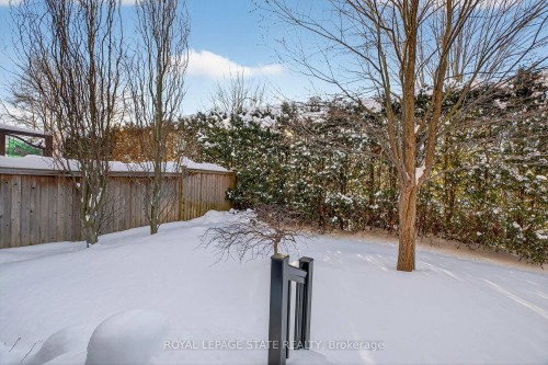 27 Black Walnut Crescent, Hamilton, ON 