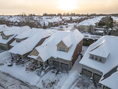 27 Black Walnut Crescent, Hamilton, ON 