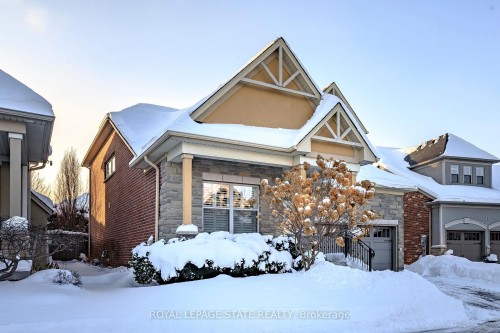 27 Black Walnut Crescent, Hamilton, ON 