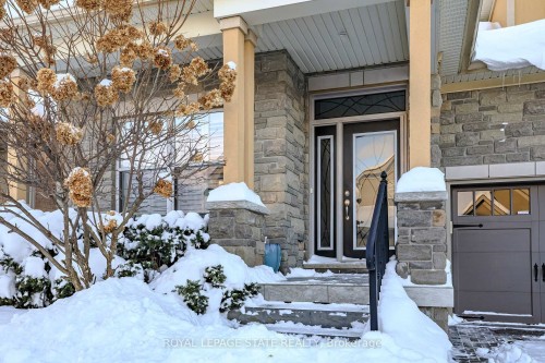 27 Black Walnut Crescent, Hamilton, ON 