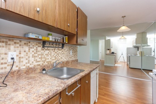 1504-647 Michigan St, Victoria, BC - Indoor Photo Showing Kitchen