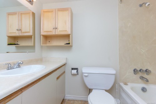 1504-647 Michigan St, Victoria, BC - Indoor Photo Showing Bathroom