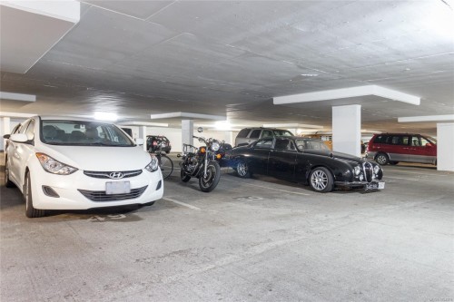1504-647 Michigan St, Victoria, BC - Indoor Photo Showing Garage