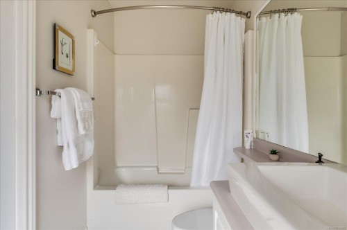 11-820 Chestnut St, Qualicum Beach, BC 