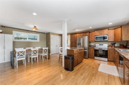 9724 Marble Bay Rd, Lake Cowichan, BC 