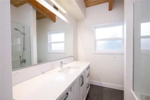 241 Carnegie St, Campbell River, BC 