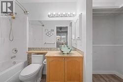 Ensuite Bathroom - 