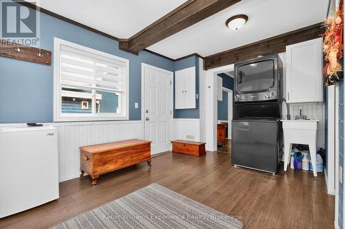 Laundry and mudroom - 196 Fourth Street, Midland, ON - Indoor