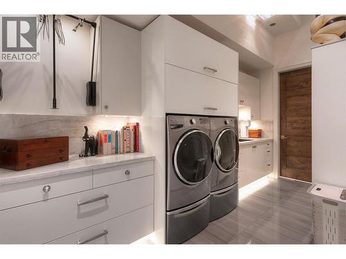 2245 Abbott Street Unit# 301, Kelowna, BC - Indoor Photo Showing Laundry Room