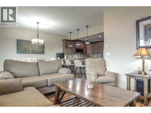 9834 Cathedral Drive, Silver Star, BC - Indoor Photo Showing Living Room