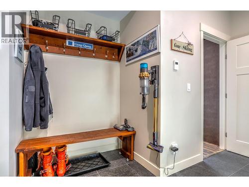 9834 Cathedral Drive, Silver Star, BC - Indoor Photo Showing Other Room