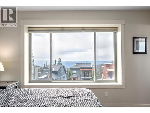 9834 Cathedral Drive, Silver Star, BC - Indoor Photo Showing Bedroom