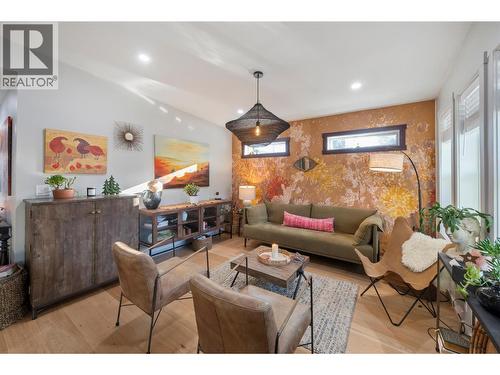 1149 Maple Street, Okanagan Falls, BC - Indoor Photo Showing Living Room