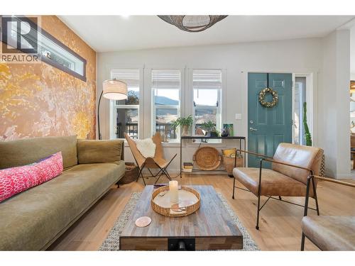 1149 Maple Street, Okanagan Falls, BC - Indoor Photo Showing Living Room