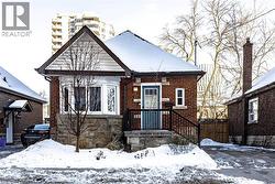 136 HUNTER Street W  Hamilton, ON L8P 1R1
