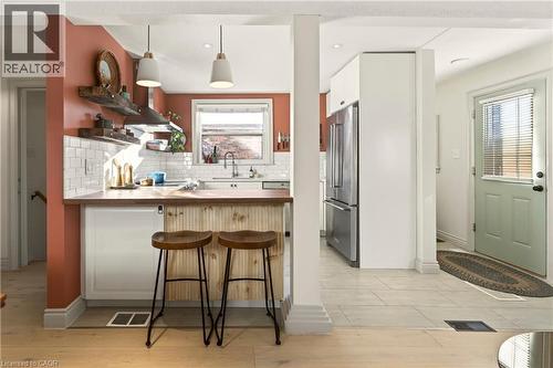 136 Hunter Street W, Hamilton, ON - Indoor