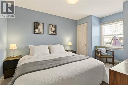 136 Hunter Street W, Hamilton, ON - Indoor Photo Showing Bedroom